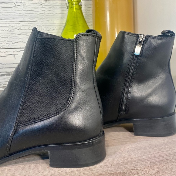 La CANADIENNE Black Leather Booties - Picture 6 of 15